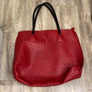 Leather bag with polka dot marking pattern